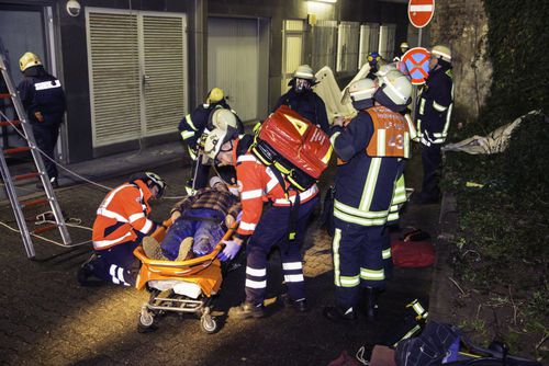 Foto: Bergung einer verletzten Person im Laufe der Alarmübung vom 20. Januar 2014