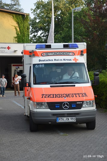 Foto: Unser Rettungswagen Rotkreuz Maintaunus 6 85